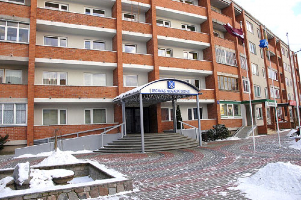 Deficītu mazina 14 stundu garumā