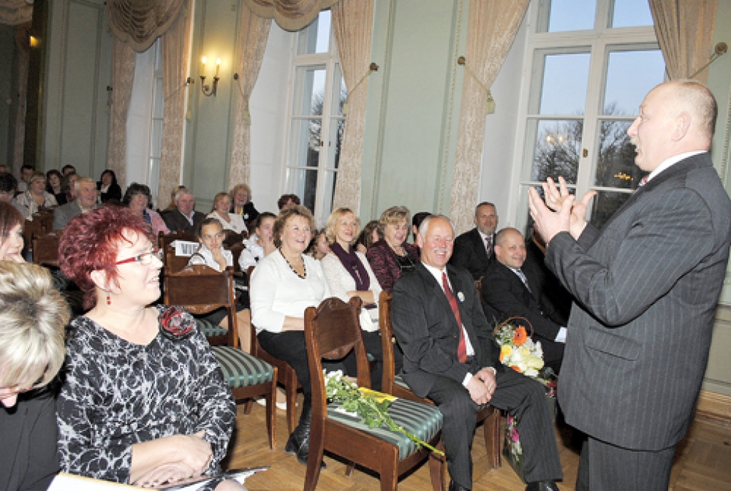 Daudz spilgtu atmiņu