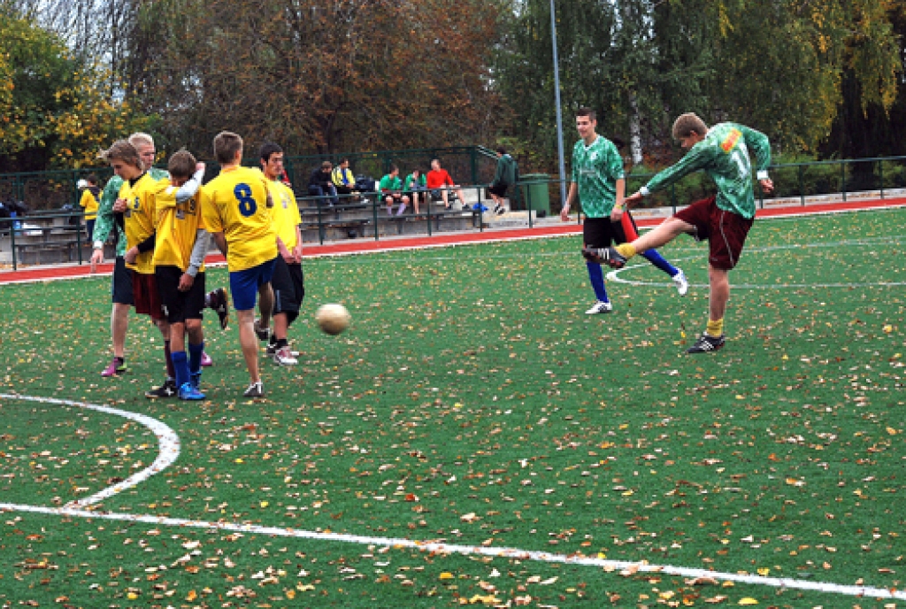 Futbola turnīrā vidusskolām uzvar Bauskas Valsts ģimnāzijas komanda