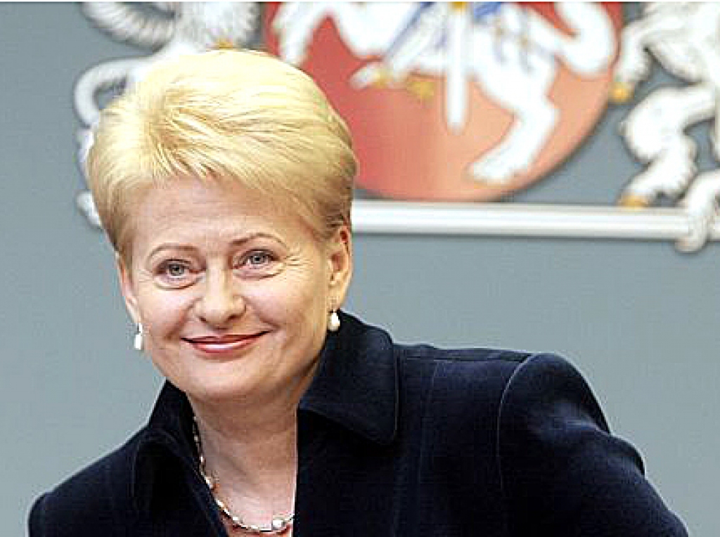 Lietuvas prezidente saņem balvu