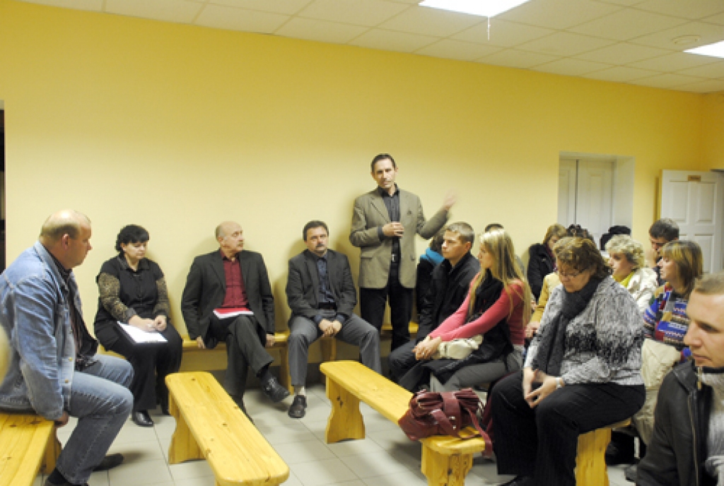 Vecākus informē par Kurmenes pamatskolas reorganizāciju