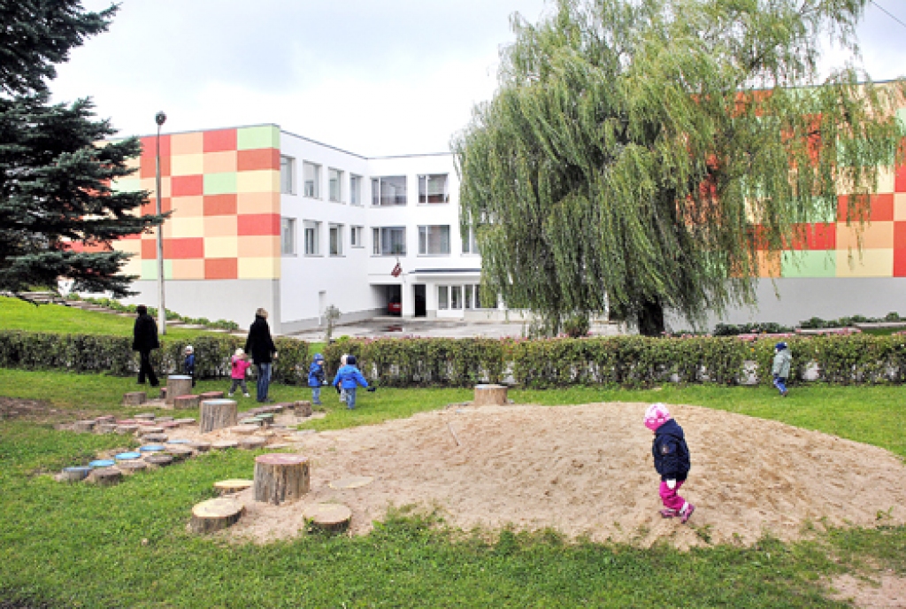 Bērnudārza «varavīksnes nams»