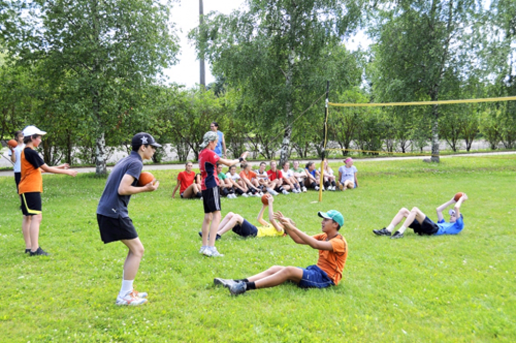 Volejbola nometnē trenēsies divas maiņas