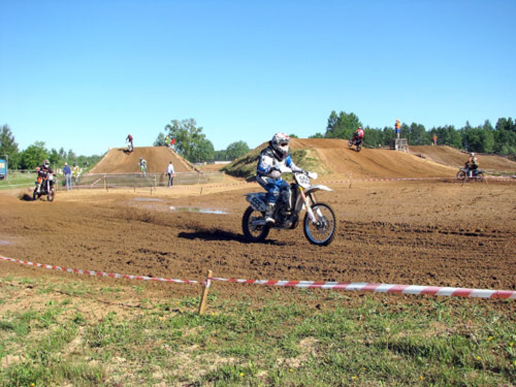 Jūt motociklistu vasaru