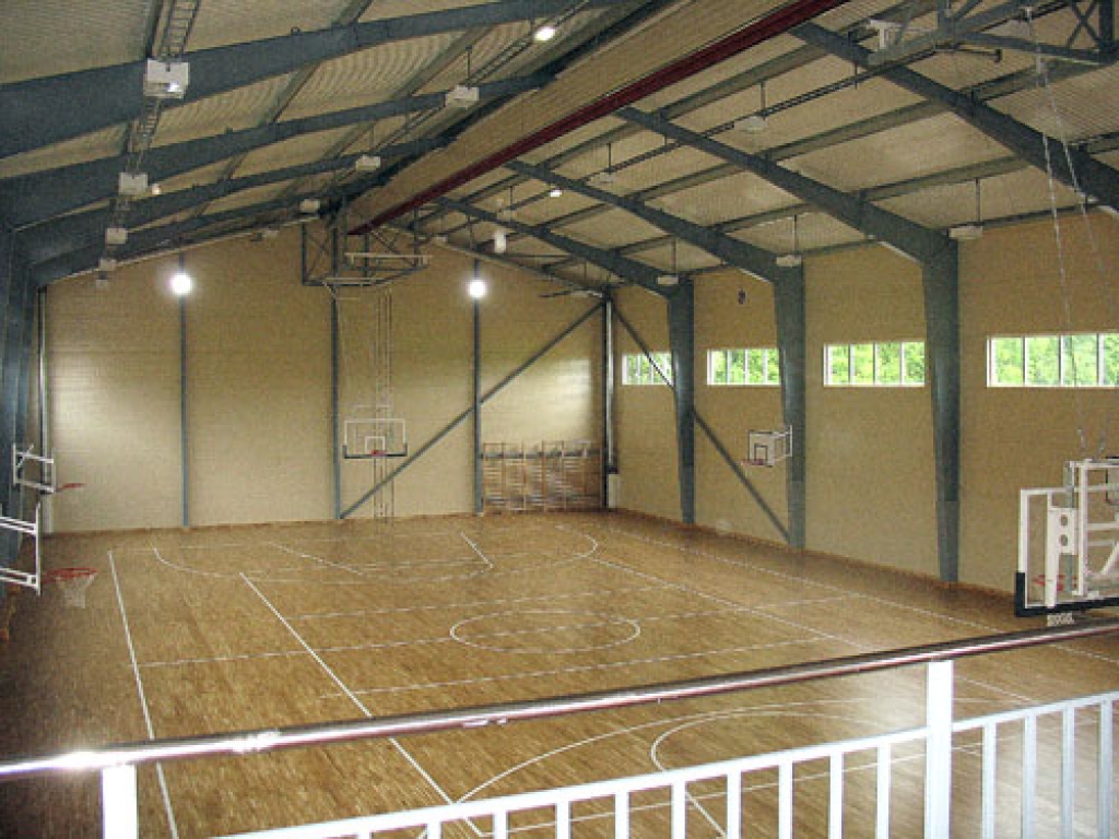 Codē ekspluatācijā nodota sporta zāle