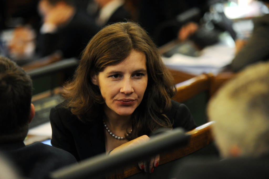 Saeima atjauno deputāta pilnvaras Danai Reizniecei-Ozolai