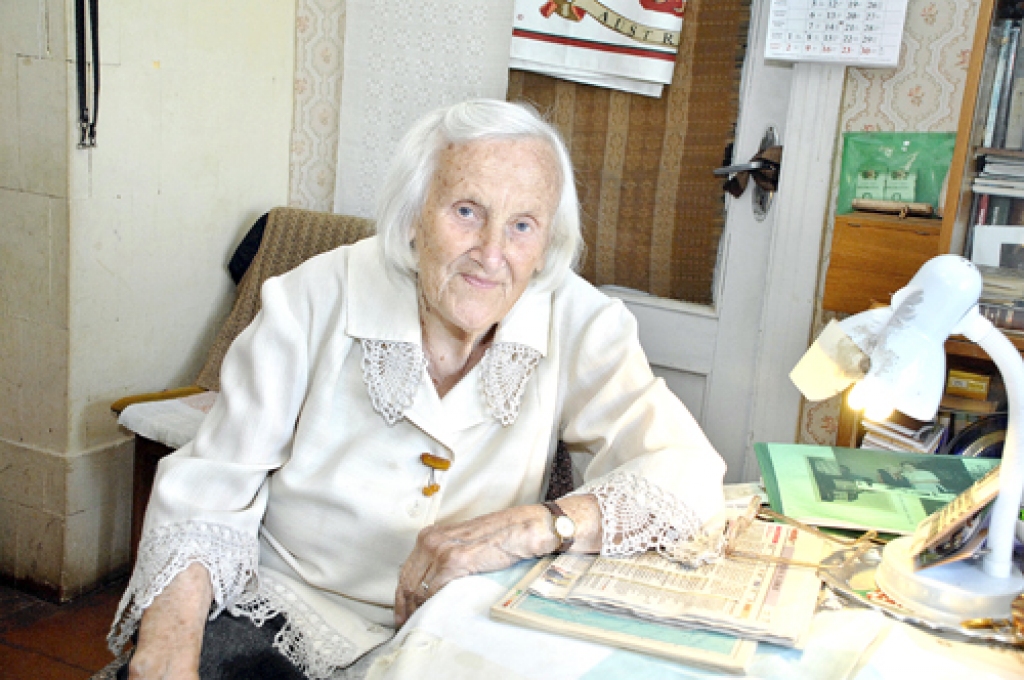 Kārtīga lauku meitene