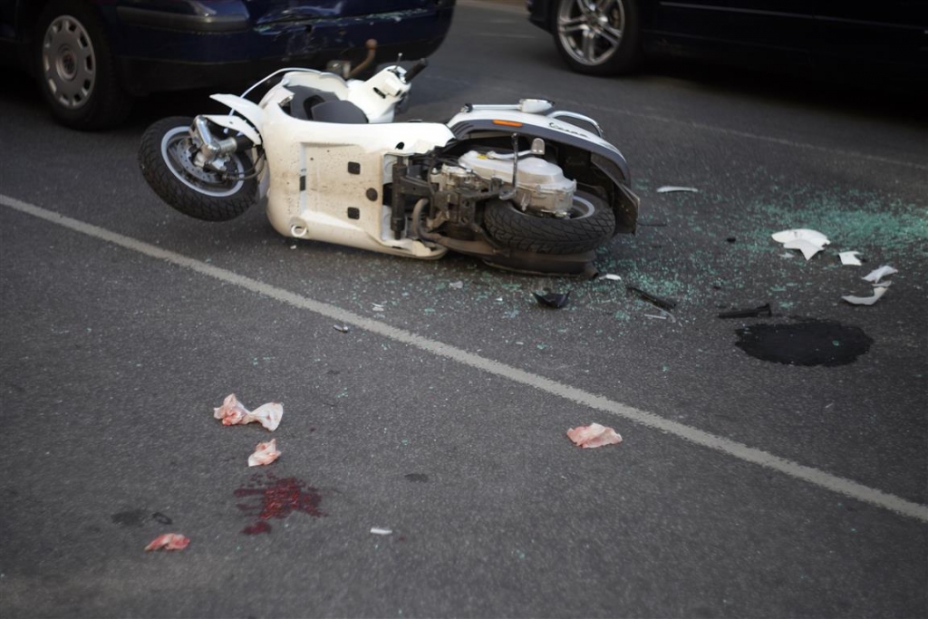 Rugāju novadā pēc sadursmes ar auto bojā gājis motorollera vadītājs