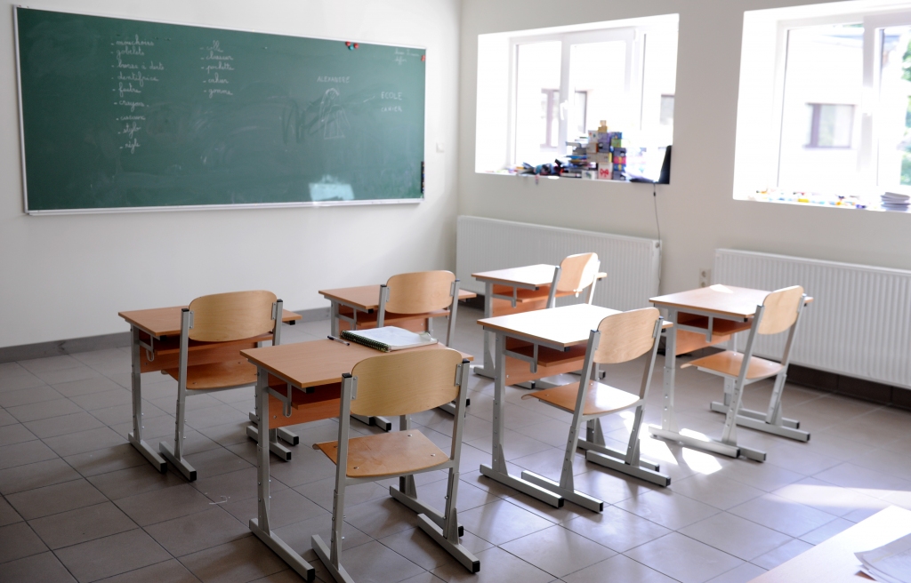 IKVD veicis pārbaudi Rīgas 10.vidusskolā saistībā ar Krievijā izdotas politoloģijas grāmatas izmantošanu