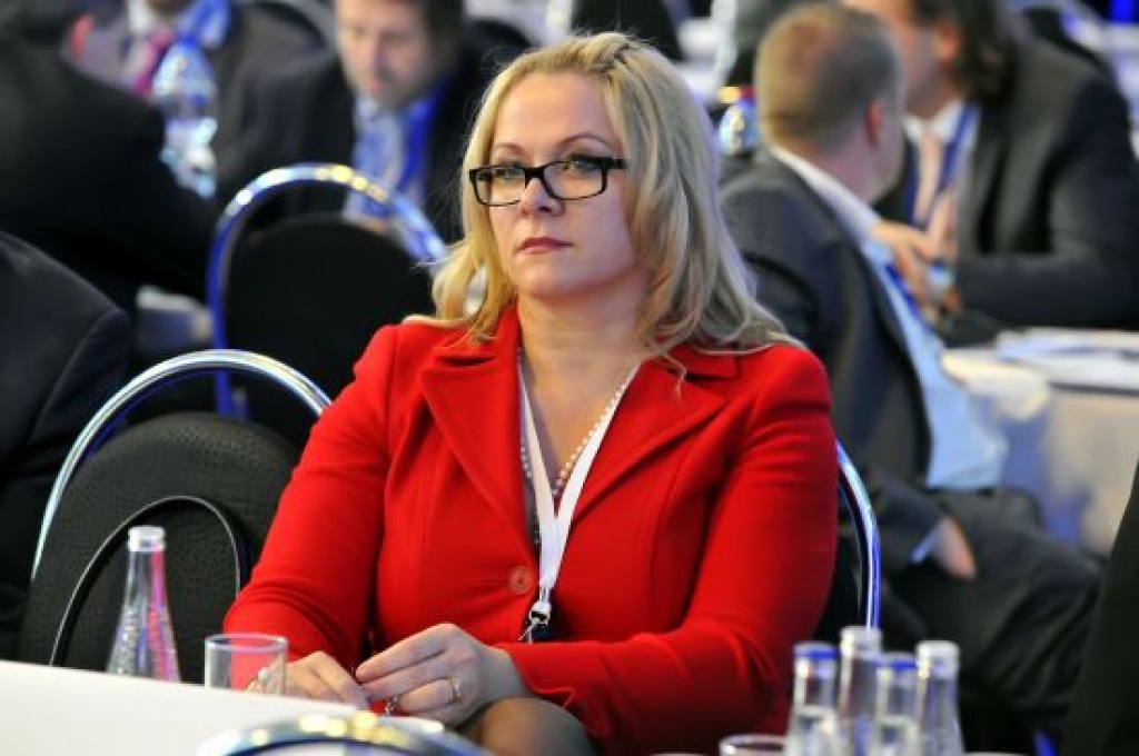 Čehijas premjerministrs spiests pamest amatu, ievērojami sasmērējies