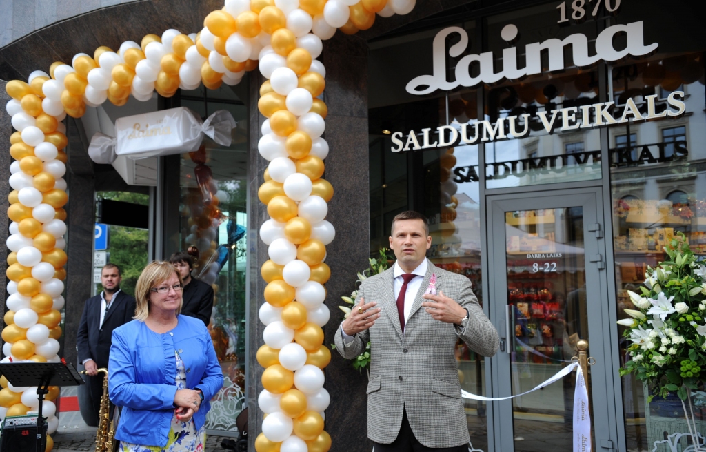Papildināta – Ieguldot 60 tūkstošus latu, Rīgā atklāj Laimas vēstniecību