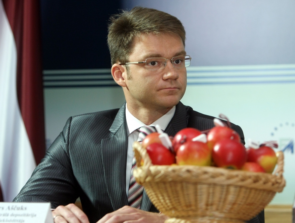 Valstij var aizdot kaut vai miljonu