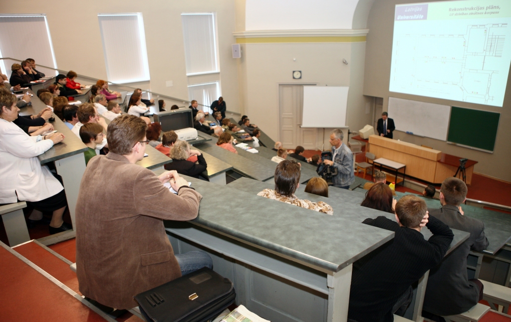 Pirmdien sāksies elektroniskā pieteikšanās studijām 11 Latvijas augstskolās
