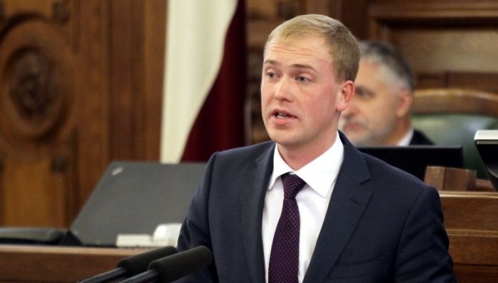 Aicina sūtīt jautājumus Saeimas deputātam