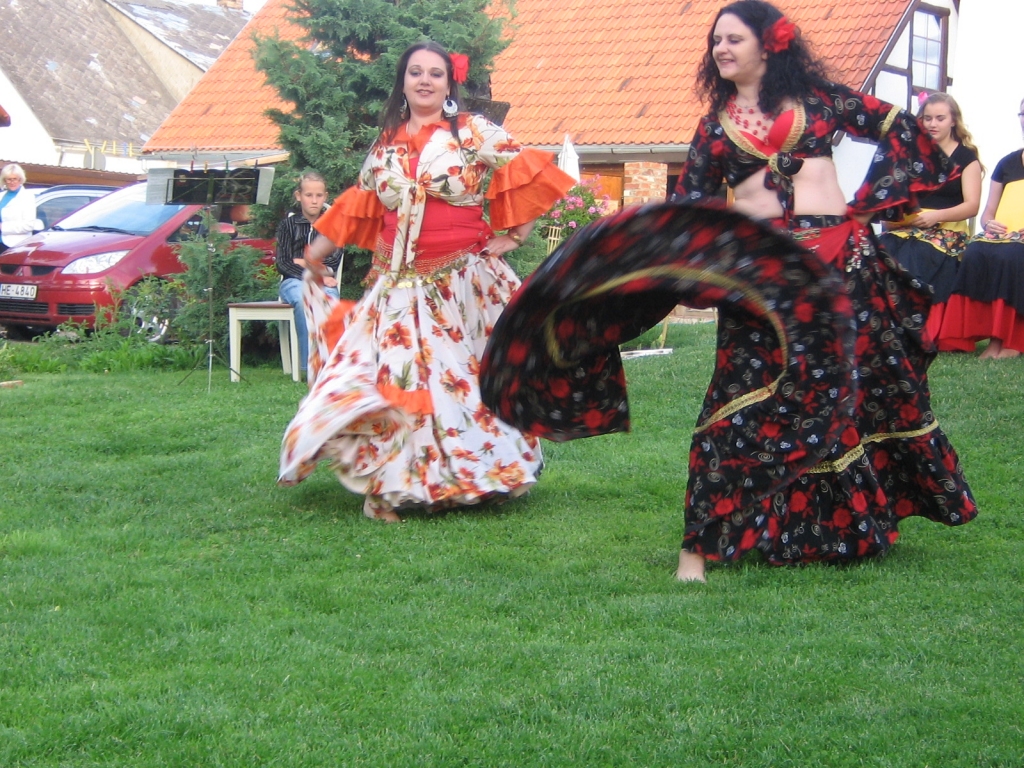 Rundālē tiekas pie čigānu ugunskura