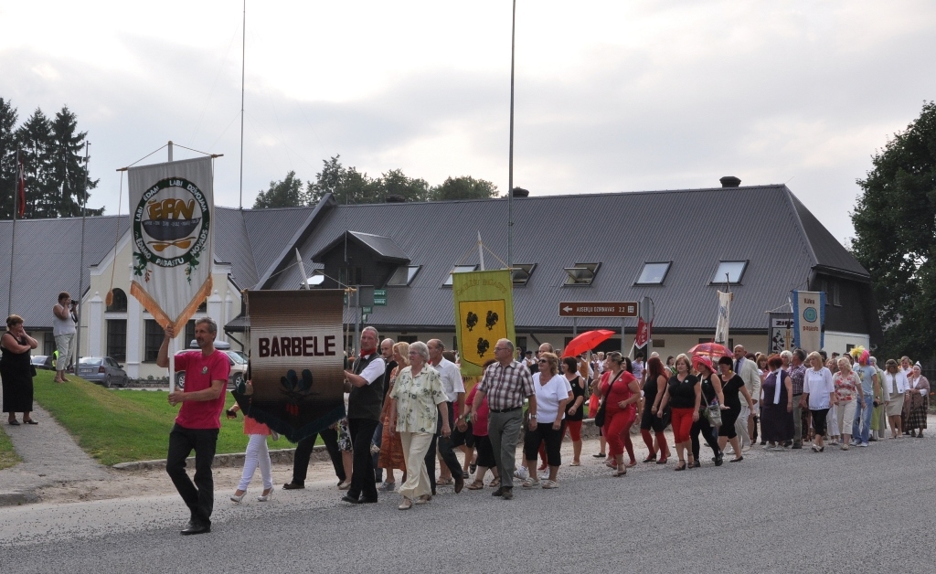 Latvijas «Ēdamie» pagasti sabraukuši Bārbelē