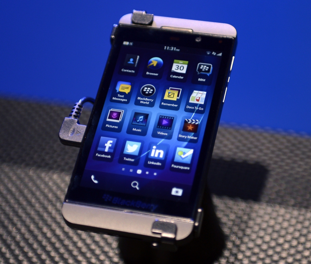 Apsver BlackBerry pārdošanu 