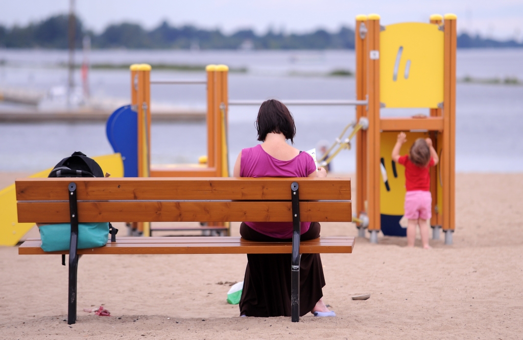 Rīgas sociālais dienests atsakās palīdzēt māmiņai ar zīdaini