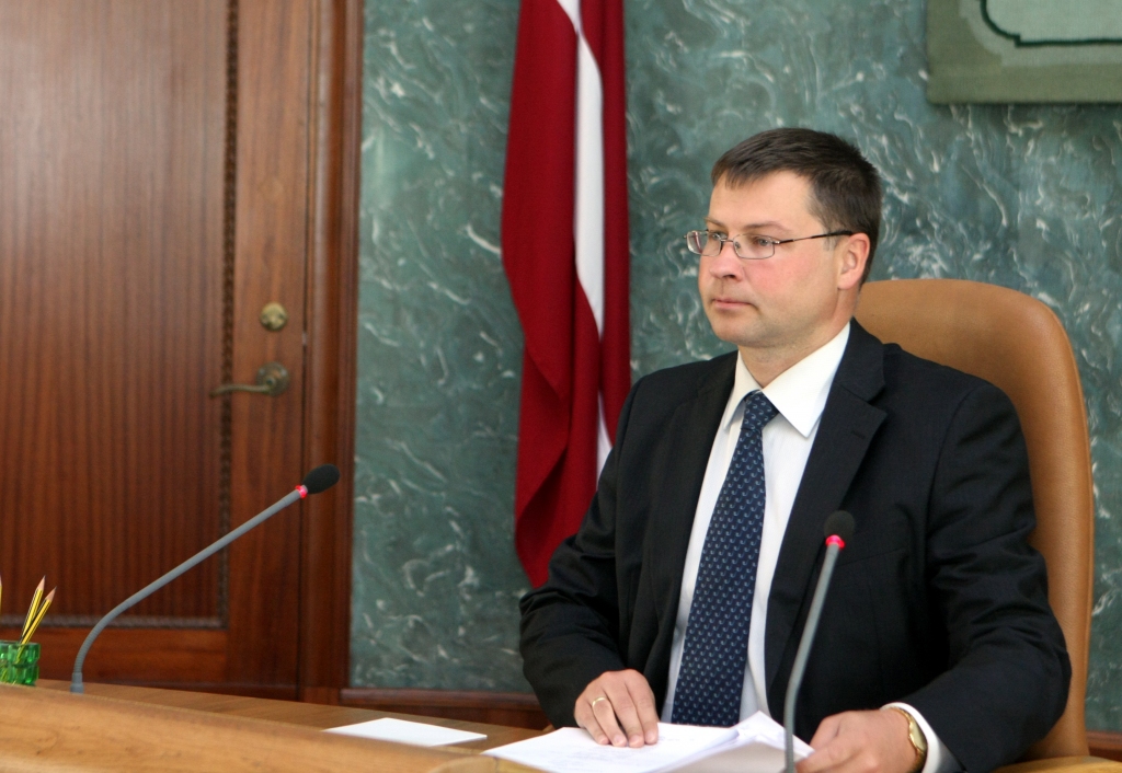Dombrovskis kļūst par visilgāk premjera amatā nostrādājušo valdības vadītāju
