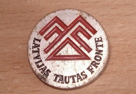 Bārbelē piemin Latvijas Tautas fronti