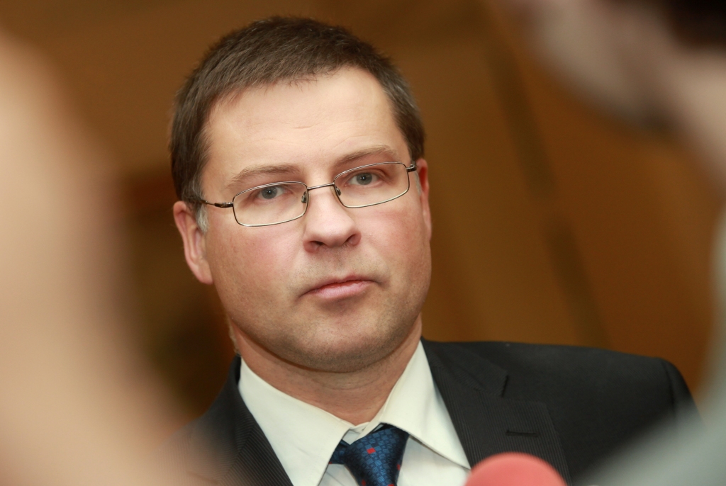 Dombrovskis: parādās tendence dibināt uzņēmumus ar daudziem valdes locekļiem, lai iegūtu uzturēšanās atļaujas 