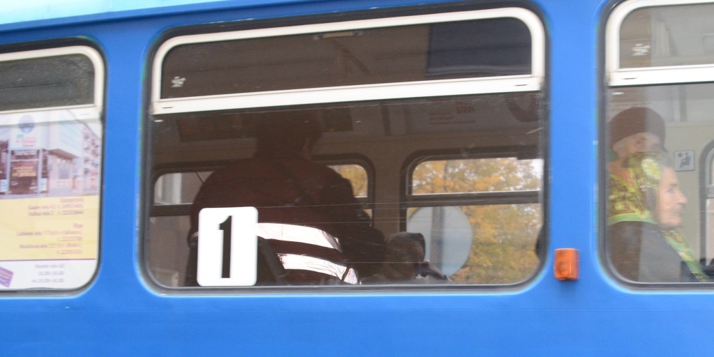 Daugavpils iedzīvotāji gatavi atvadīties no vecajiem tramvajiem; Baltkrievijas piegādātājs nesteidzas
