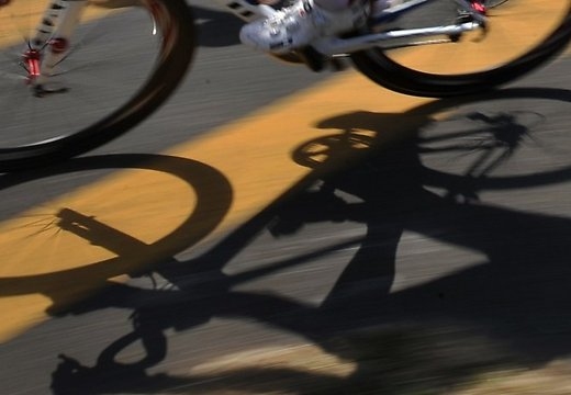Policija meklē aculieciniekus velosipēdistes notriekšanai Bauskā