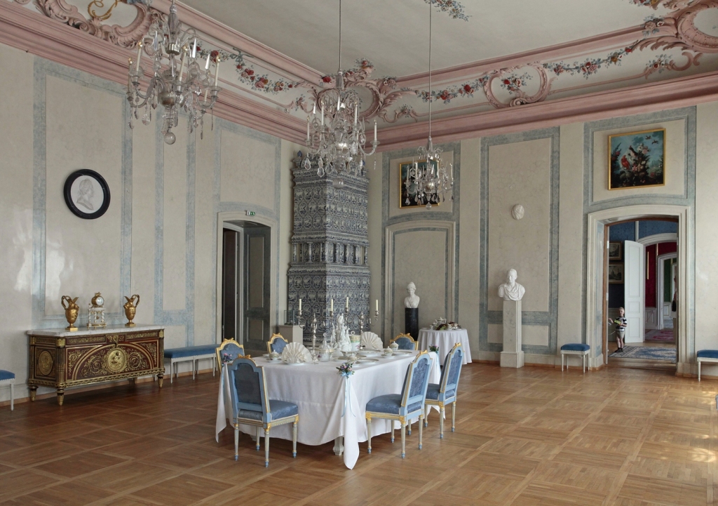 Rundāles pils Hercoga ēdamzāles vēsturiskās ozolkoka parketa grīdas restaurācija izmaksās 14 500 latu