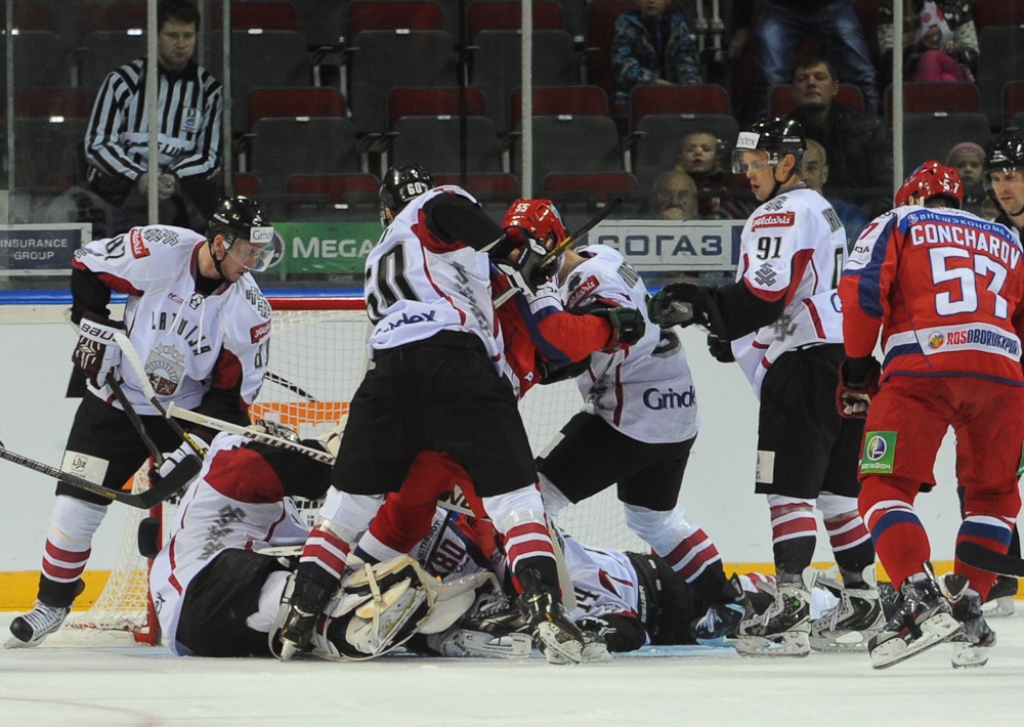 papildināts (22:03) - FOTO: Latvijas hokejisti  bullīšos  zaudē Krievijas otrajai izlasei