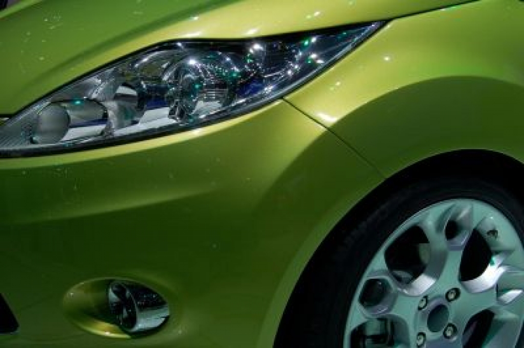 Bažījoties par cenu kāpumu pēc eiro ieviešanas, aktīvāk pērk automašīnas