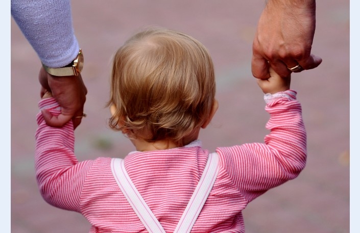 Latvijā turpina pieaugt dzimstība
