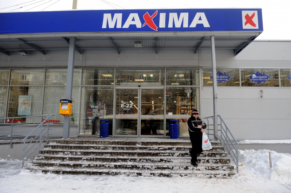 Pie Maxima Latvija vadības stūres sēdusies Latvijas iedzīvotāja