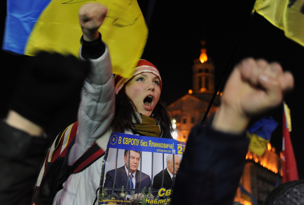 Atbalstu protestiem Ukrainā izteikuši trīs bijušie prezidenti