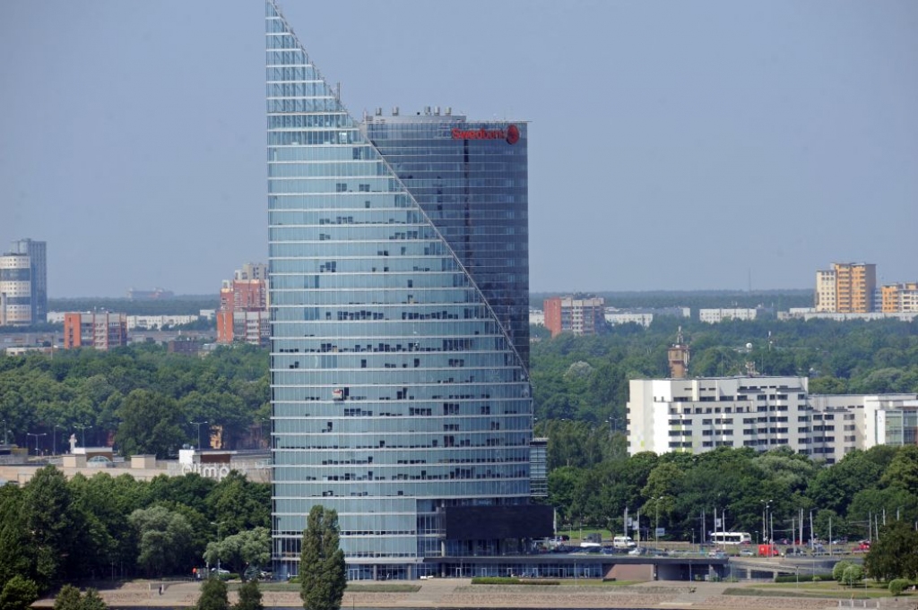 Uzzini, kuras bankas šogad nopelnījušas visvairāk!