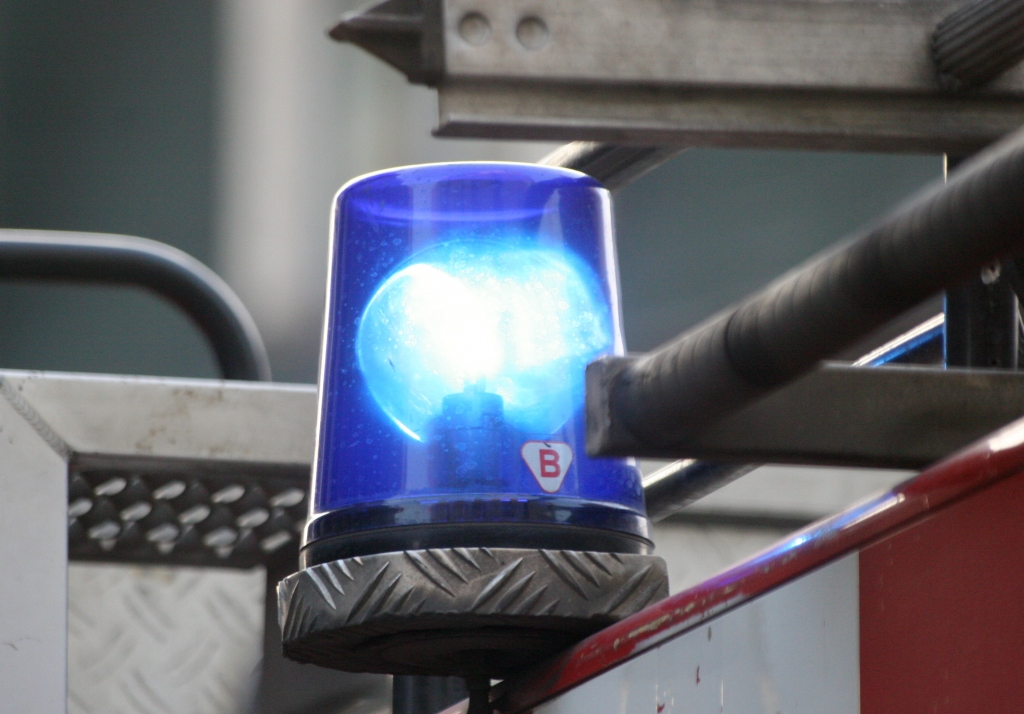 Divu kravas automašīnu sadursmē Rīgā cietuši cilvēki