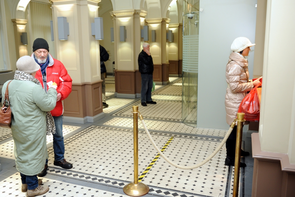 Gada pirmajā dienā Latvijas Bankas kasēs pret eiro apmainīts teju pusmiljons latu