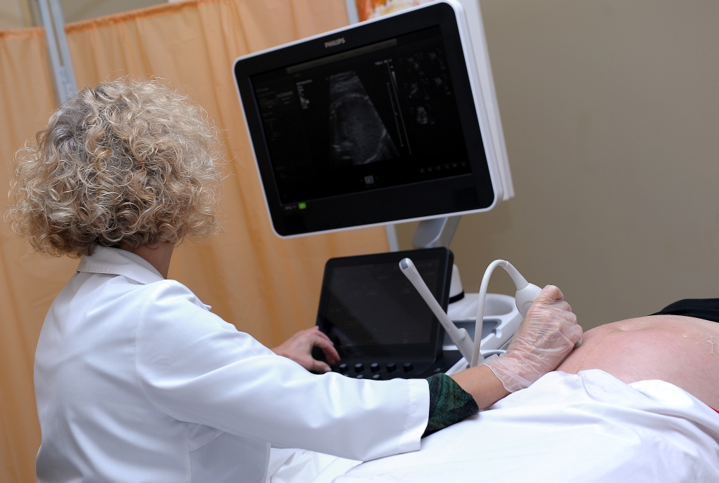 Līdz ar obligāto veselības apdrošināšanu prognozē tiesu darbus