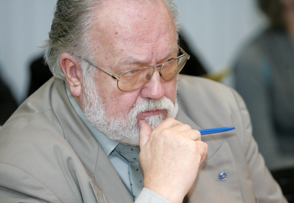 Folklorists un politiķis Dainis Stalts nogādāts reanimācijā