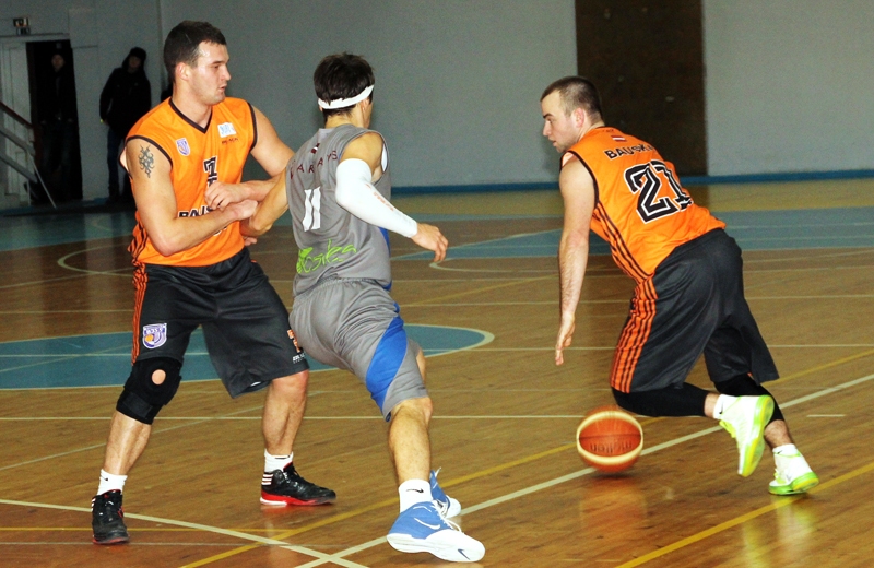 Baušķenieki pārspēj «Rūjienu»
