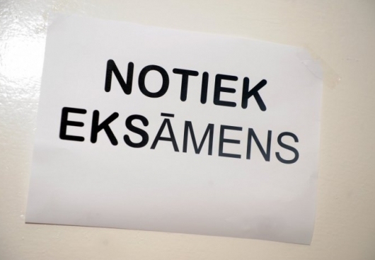 Ieviesīs piekto centralizēto eksāmenu ķīmijā vai fizikā