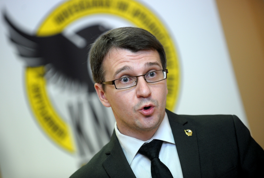 papildināts (15:12) - Dombrovskis atceļ lēmumu par Strīķes atlaišanu; viņa cer uz Streļčenoka veselo saprātu