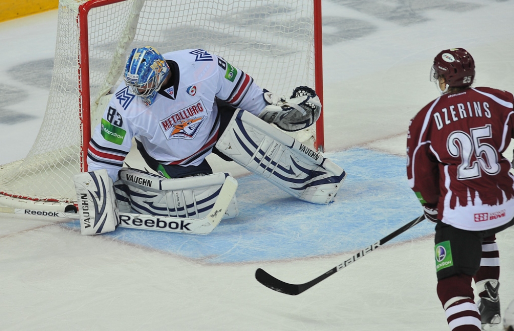 Rīgas Dinamo ielaiž sešus vārtus un kapitulē Magņitogorskā