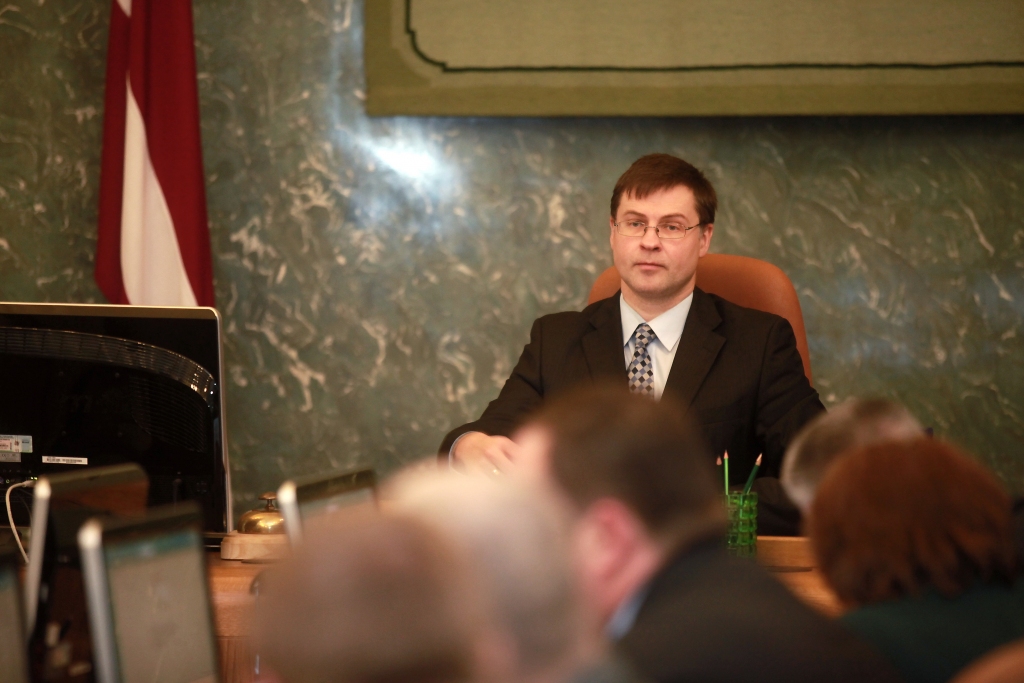 Streļčenoks skaidro, kādēļ uzskata Dombrovska rīcību par prettiesisku