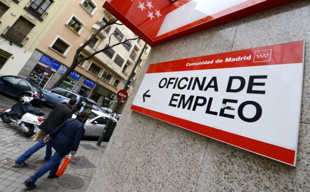 Eirozonas bezdarba līmenis turas rekordaugstā 12,1% līmenī