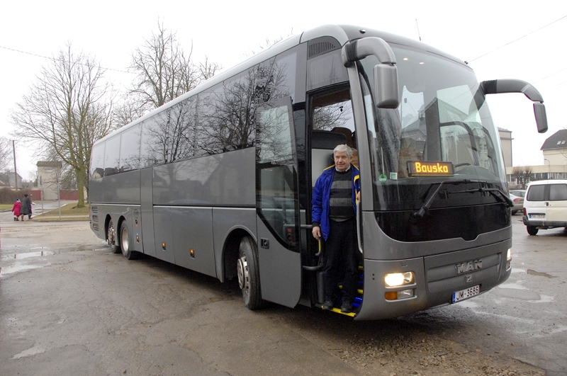 Iegādāts jauns autobuss tālākiem braucieniem