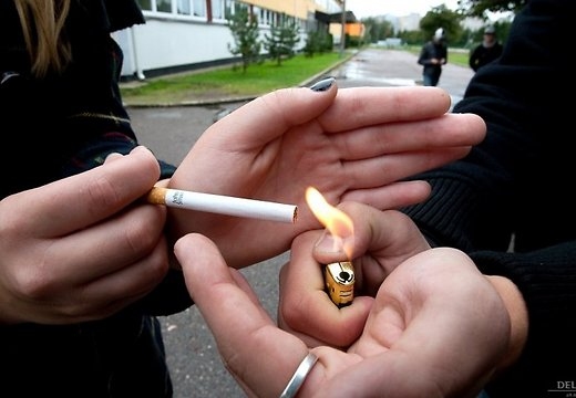 Pusaudžiem sastāda protokolus par pīpēšanu