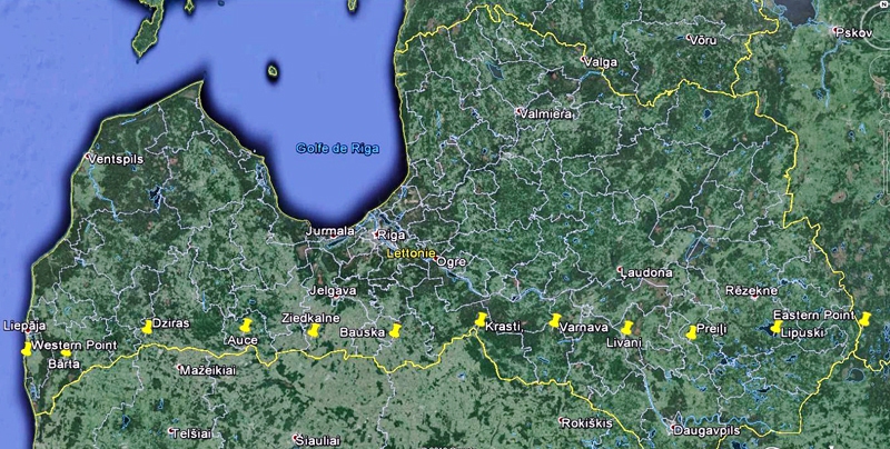 Latviju apceļojošais franču fotogrāfs Bauskā apskatījis pili