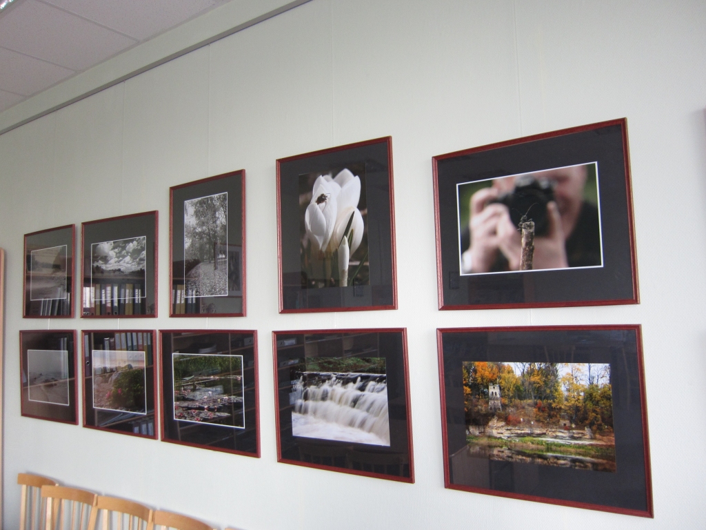 Bibliotēkā Iecavā atvērta Bauskas fotogrāfes izstāde