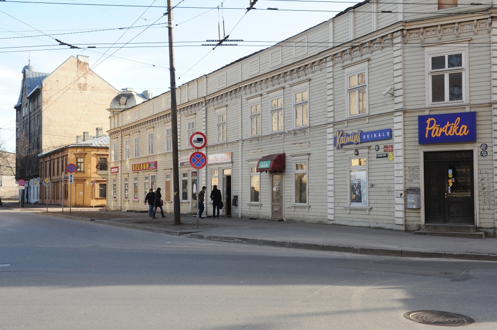 Biznesa vieta: Lienes, Avotu un J. Asara ielas stūrī «velns nav tik melns, kā to mālē»