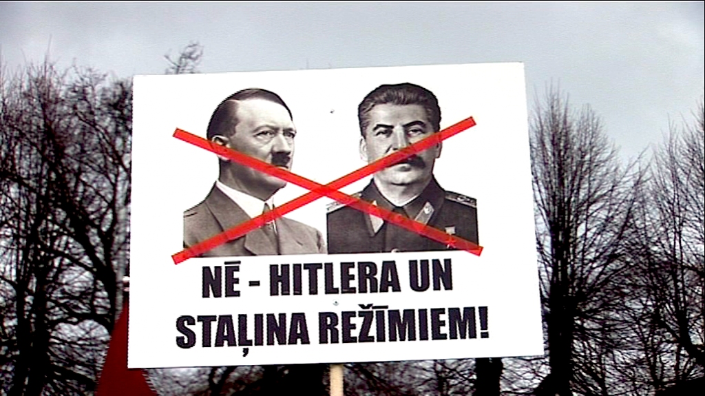 VIDEO: 16.marts Rīgā - leģionāru piemiņas gājiens ar dziesmām un nelieliem protestiem